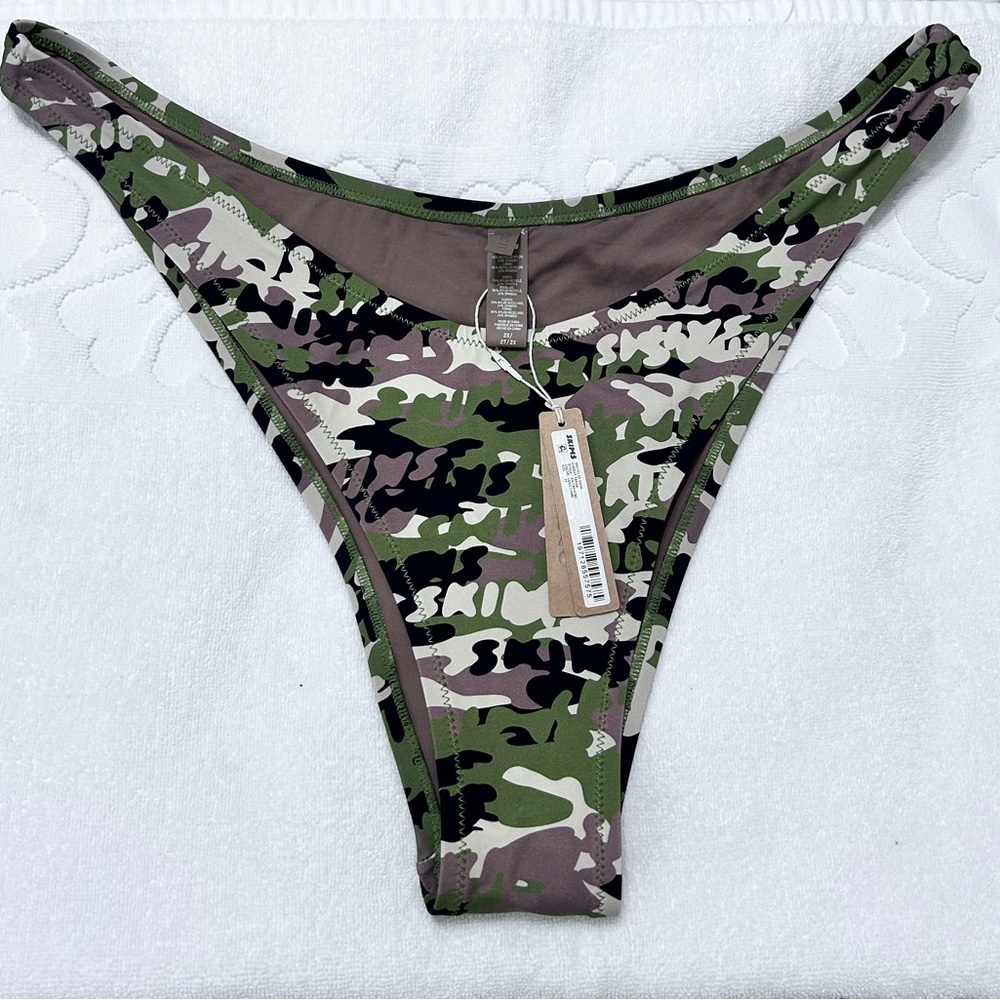 SKIMS Recycled swim Logo Camo Cheeky Tanga size 2X - Picture 6 of 9
